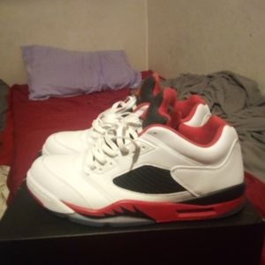 Size 14 fire red 5 low